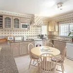Silver - Beautiful 4-bedroom Vila *