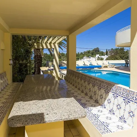 Silver - Beautiful 4-bedroom Willa *