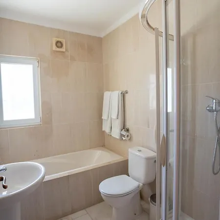 Silver - Beautiful 4-bedroom *