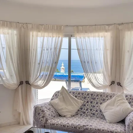 Silver - Beautiful 4-bedroom